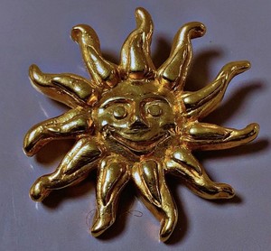 Bijoux Broche Dorée en Forme de Soleil (9-15