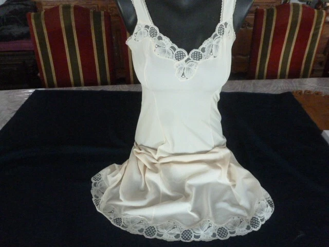 Jupon Vintage Dentelle Calais - Taille 36/38/40 - Crème Avec Motifs - Occasion En Bon état