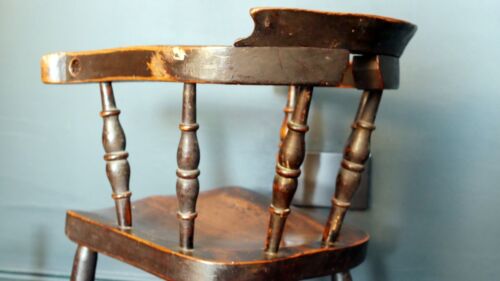 Antique Early Child's Chair Oak Windsor - Picture 6 of 6