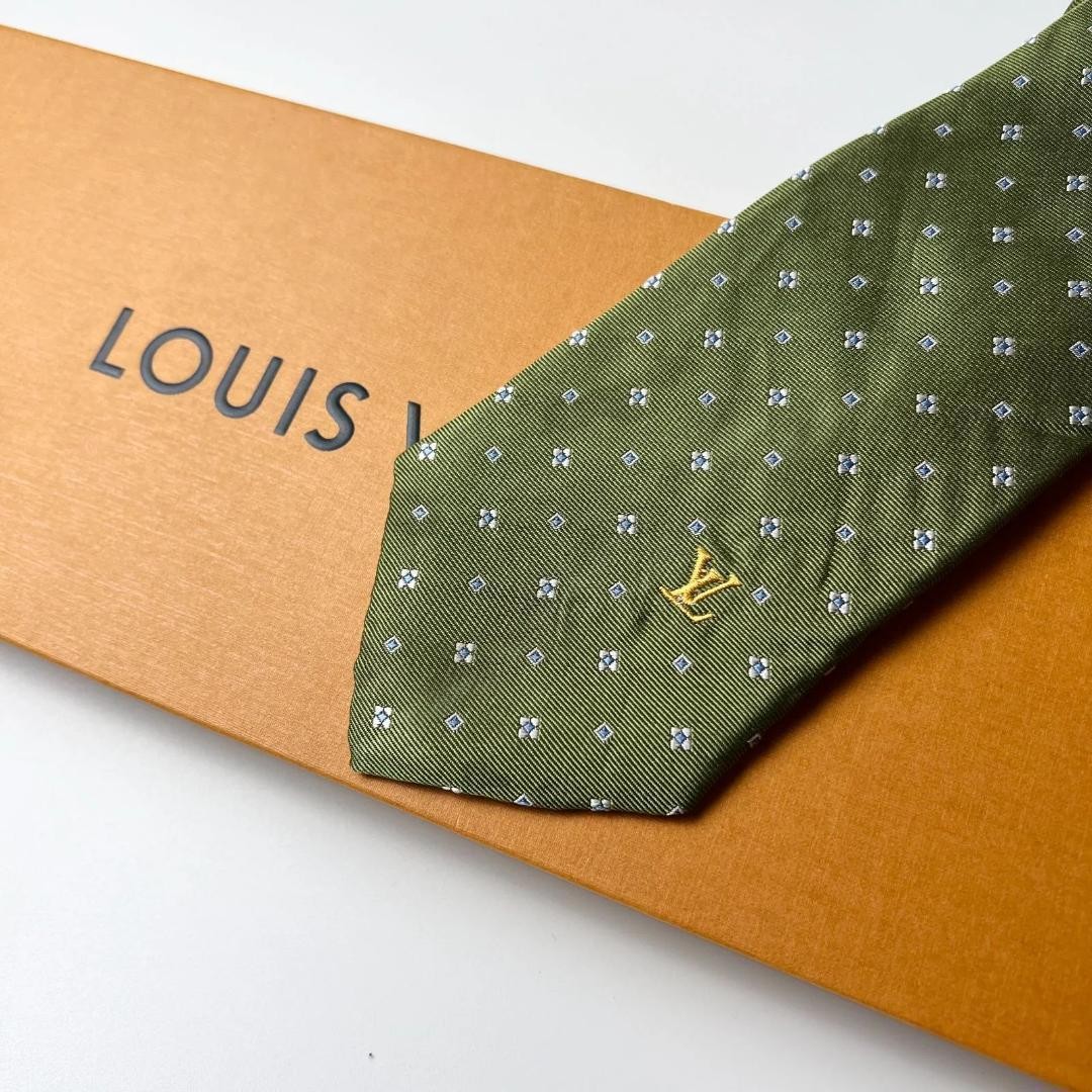 Louis Vuitton Tie 100% Silk Green Floral LV Other 3.4 inches From Japan thumbnail 2