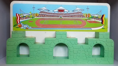 alte Haribo Werbung Aufsteller Diorama Podest Stadion für Sammelfiguren