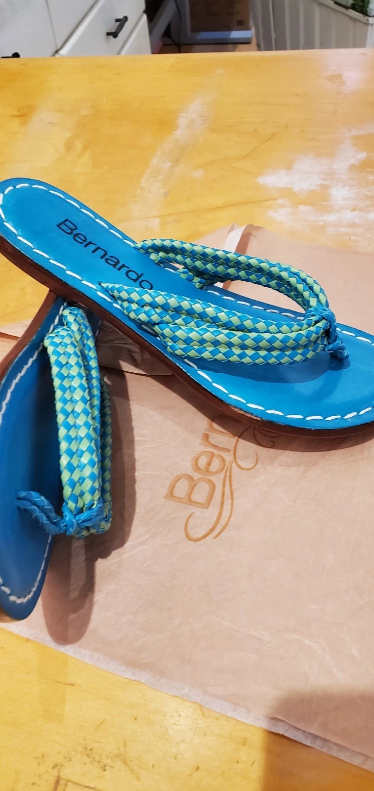 bernardo sandals 7