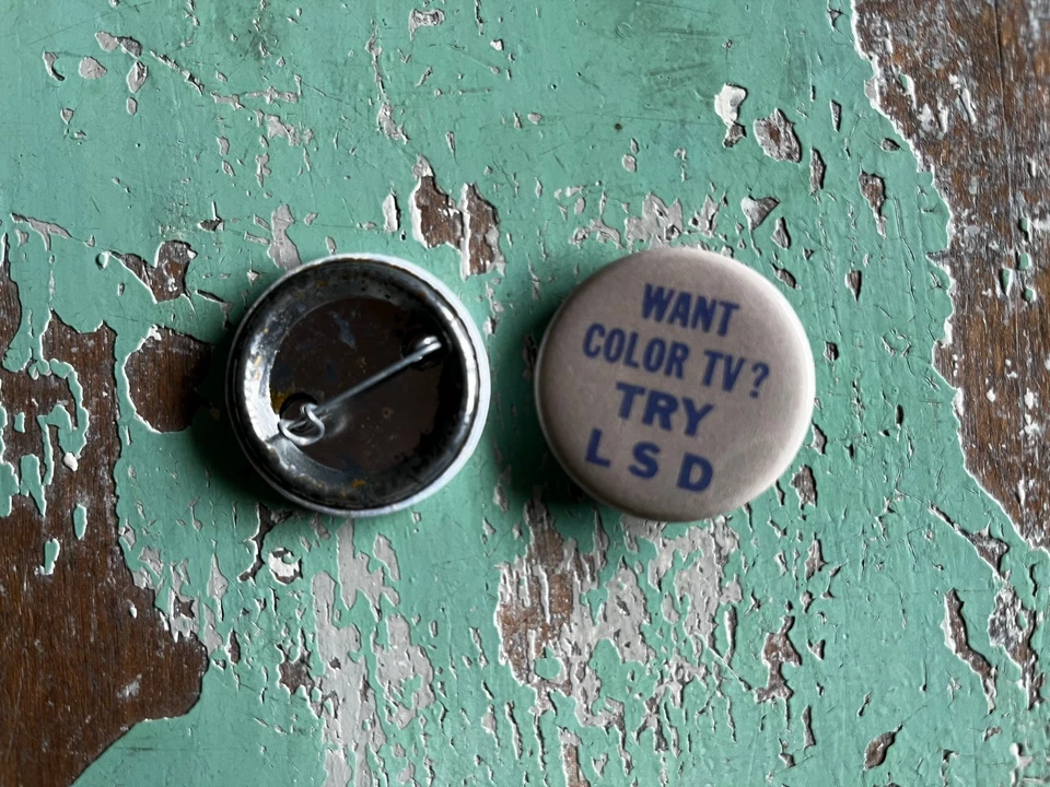 Botones LSD de la década de 1960 - Juego de tres - Pinbacks de 1,5 pulgadas - Ácido - Stocking Stuffer - Imagen 2 de 4