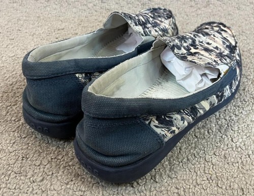 Crocs Canvas Slip On Loafer Comfort Blue Floral Print SZ 10 - Picture 5 of 8