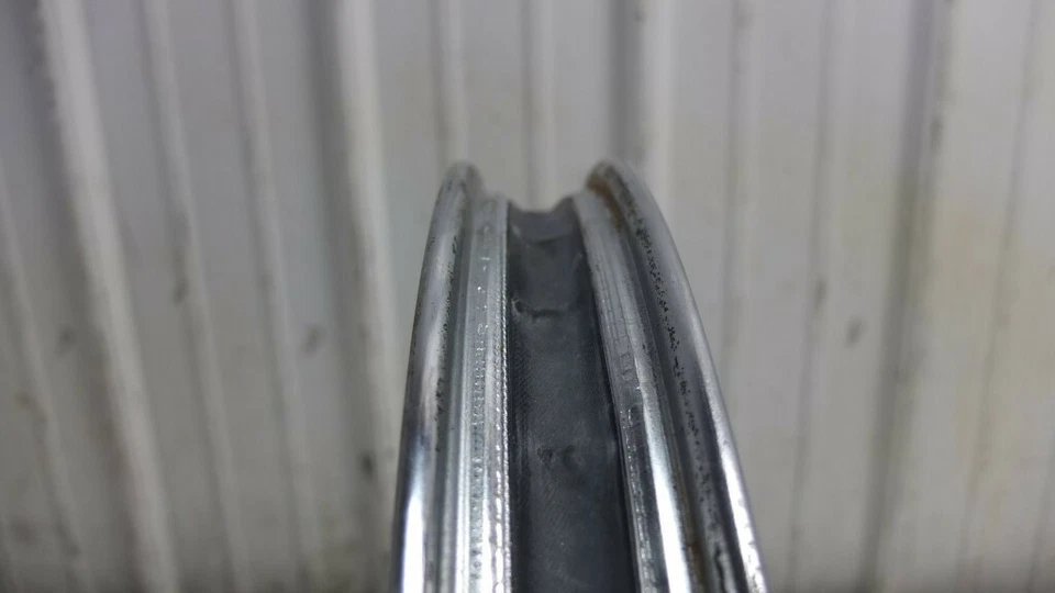 Llanta delantera 75 Yamaha RD125 RD 125  Foto 4 de 4