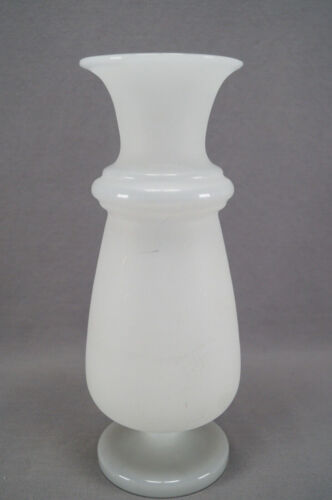 Victorian Bohemian Hand Painted White & Beige Floral Art Nouveau Glass Vase - Picture 4 of 9