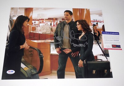 JOE MANGANIELLO AUTOGRAPHED 11x14 COLOR PHOTO (ONE TREE HILL