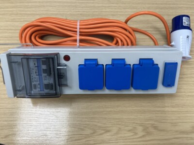 Status 230V 10A Mobiles Netznetzteil mit 2 x USB-Anschlüssen - S15MPMK2XUSB - ST168