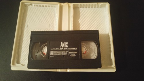 ANTZ Clamshell VHS DreamWorks Vintage 1999 Animated Used - Picture 8 of 8