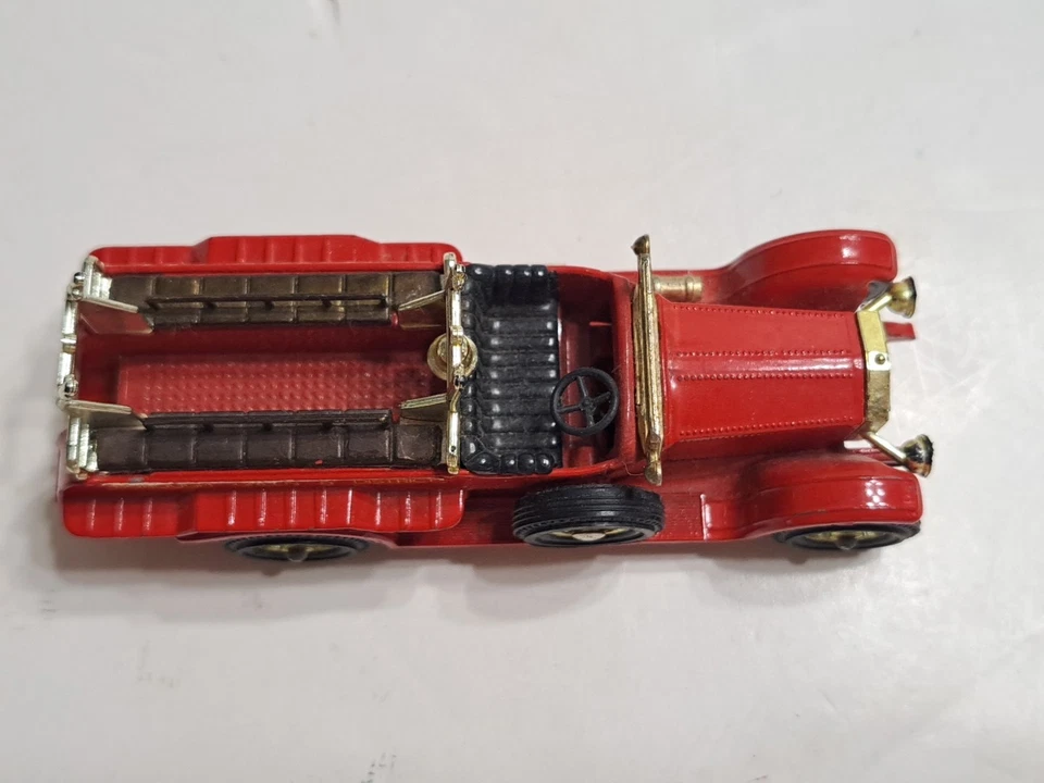 MATCHBOX MODELS OF YESTERYEAR ROLLS ROYCE FIRE ENGINE TRUCK - Image 2 of 4