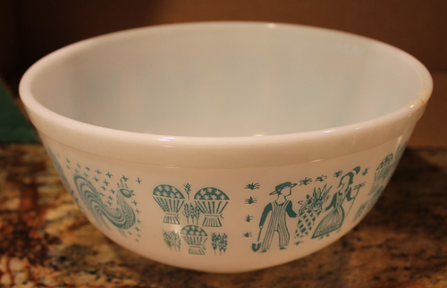 Vintage Pyrex Turquoise Amish Butterprint Set of 2 Mixing bowls (404 & 403) - Picture 8 of 8