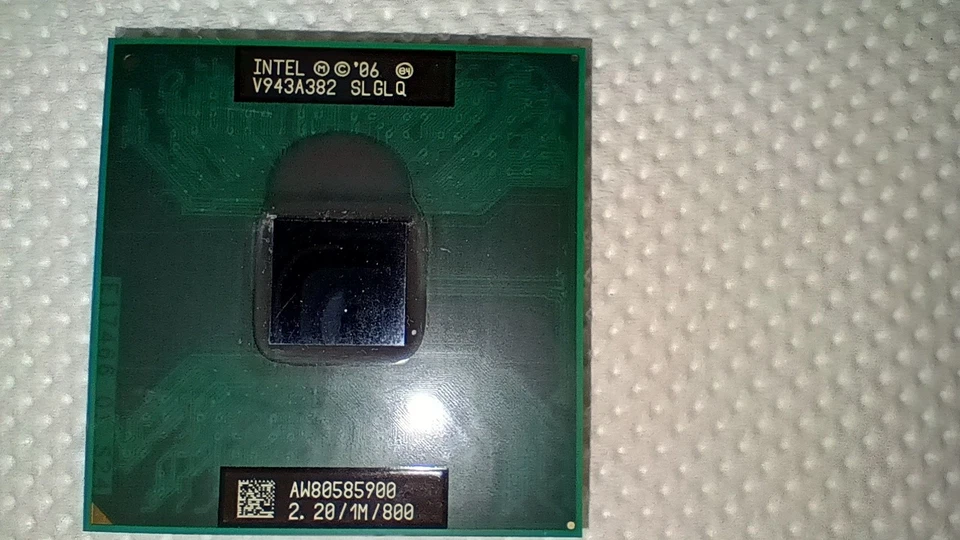 Intel Celeron 900 2.20 Ghz 1MB Cache L2 - Bus 800Mhz (Socket P mPGA478-mBGA479) - Immagine 2 di 4