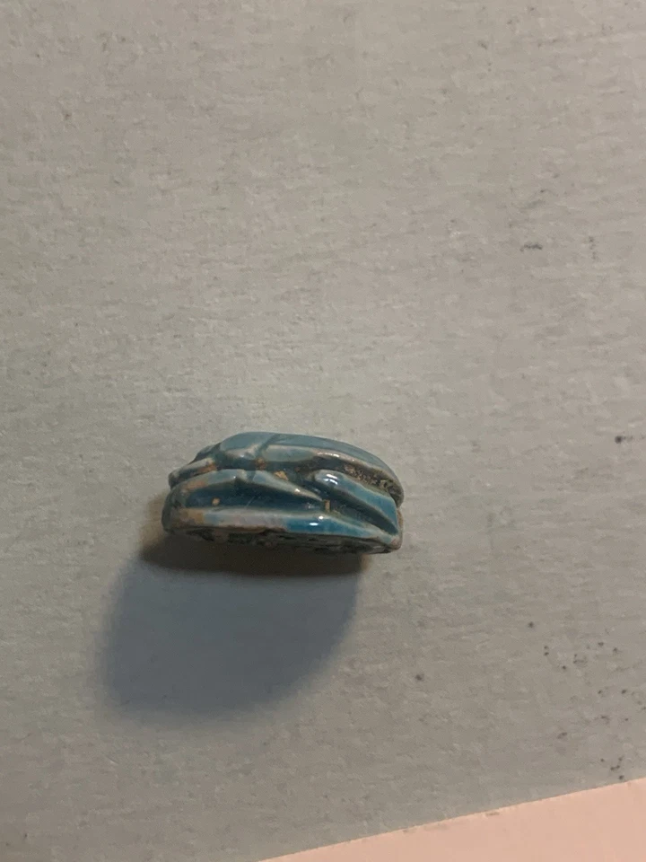 Antiguo escarabajo egipcio dinastía XVIII 1567 a.C. Foto 4 de 4