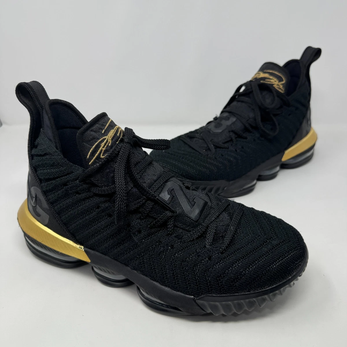 シューズ(男性用) NIKE LEBRON 16 Black Gold 27cm Preços baixos em Nike LeBron 16 Black Metallic Gold | eBay