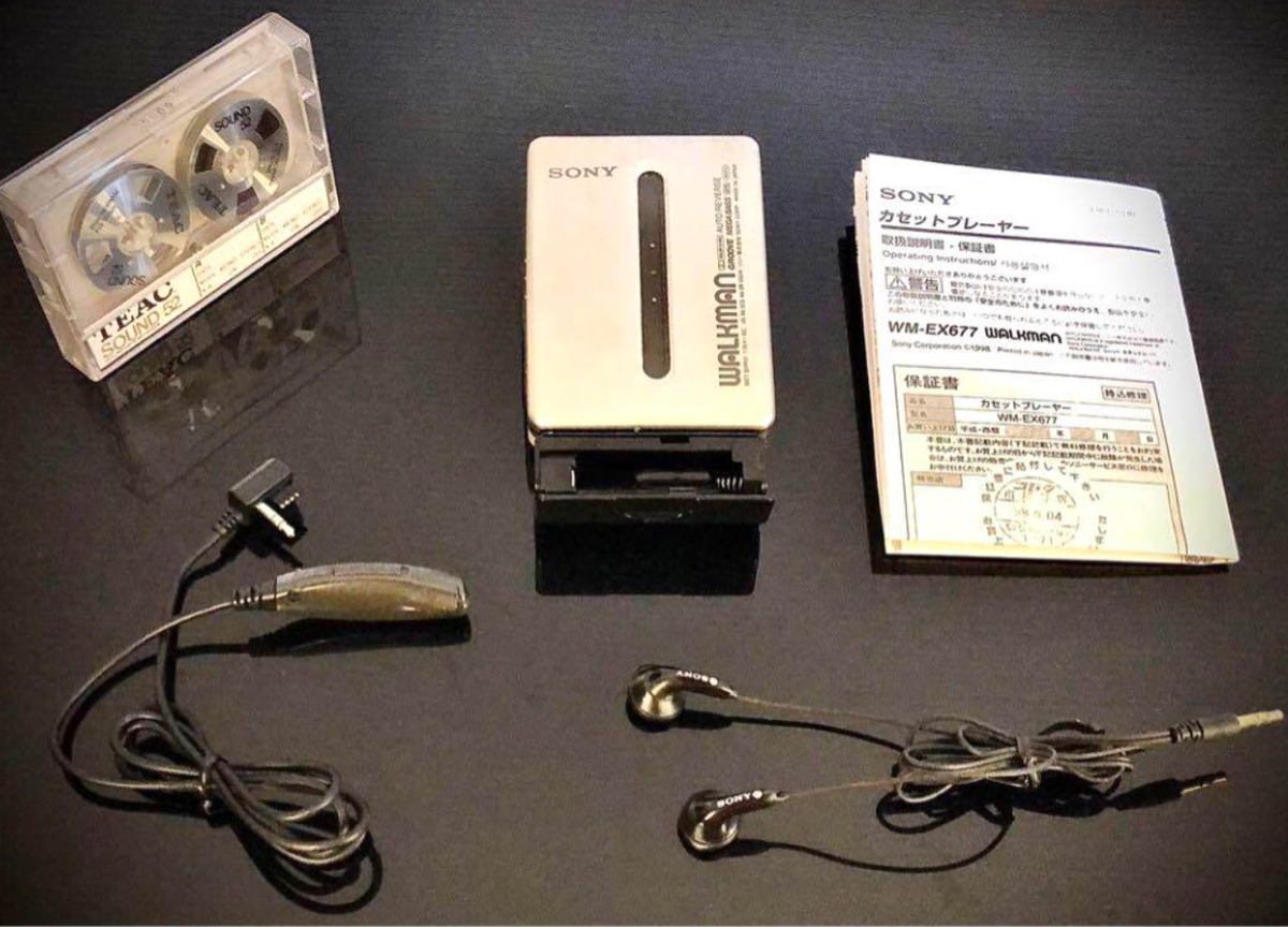SONY WM-EX677 1999 W/accessories Silver Walkman Cassette Player
