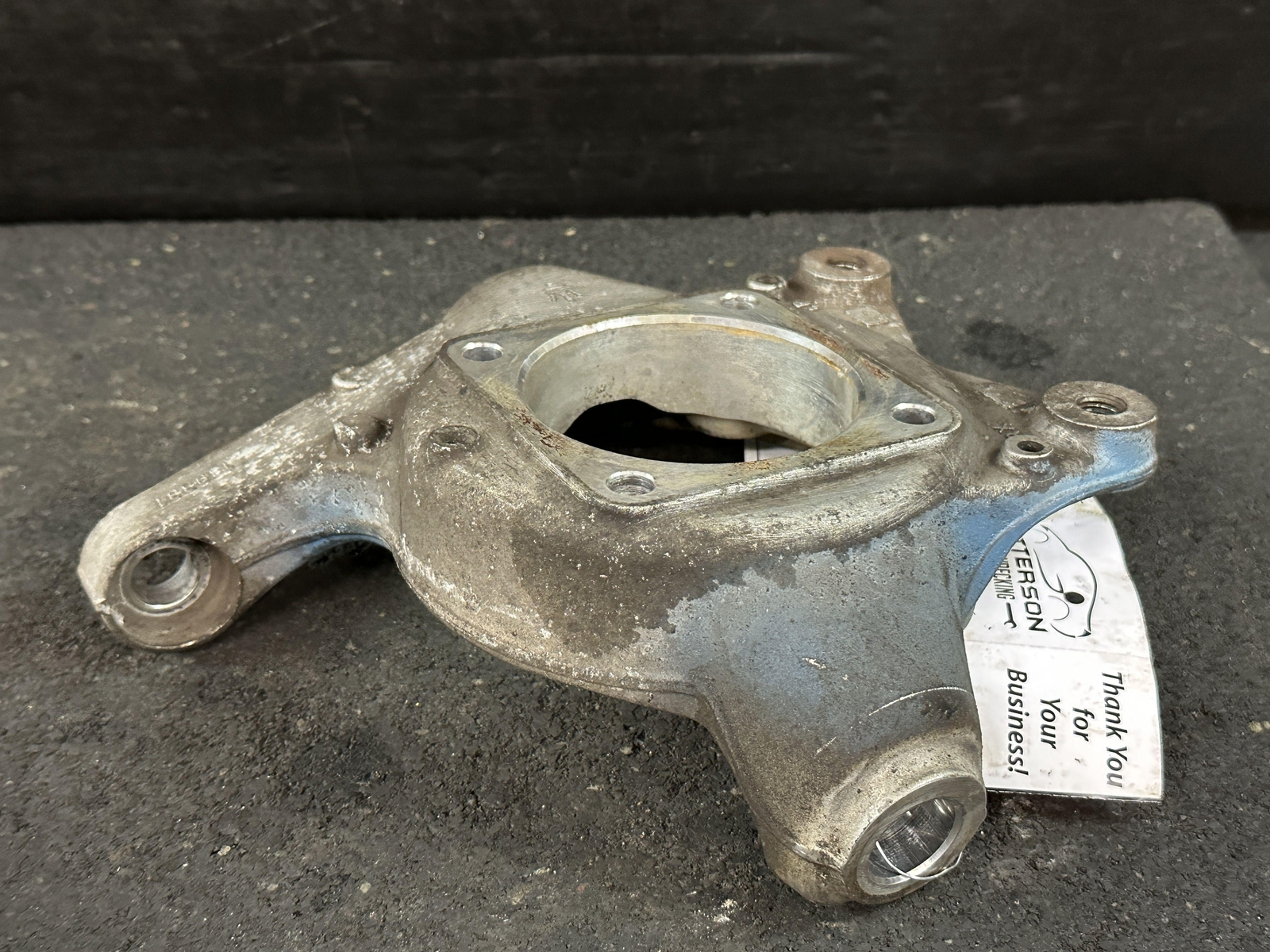 02-06 MASERATI SPYDER FRONT DRIVER LEFTLH SPINDLE STEERING KNUCKLE