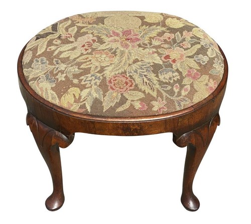 18TH C ANTIQUE QUEEN ANNE WALNUT FOOTSTOOL WITH NEEDLEPOINT SEAT - Picture 8 of 9