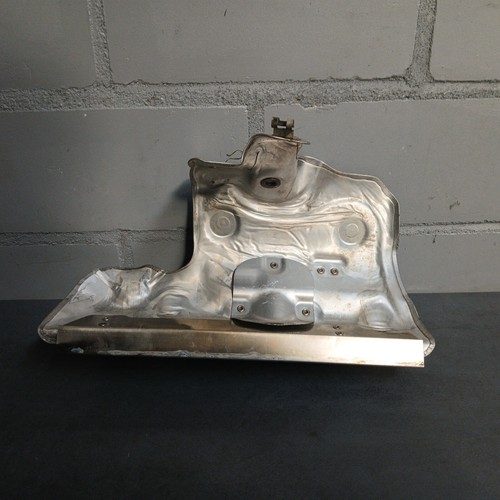 Mercedes-Benz A177 Abschirmblech Turbolader Hitzeschutzblech A2821510800