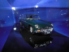 1 43  AUTOART MGB GT COUPE MK RACING GREEN