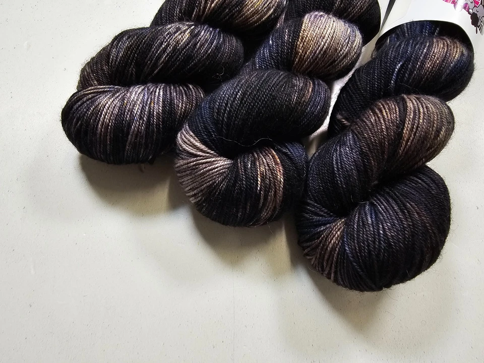 SW Merino Yak Nylon yarn, 4-ply, Fingering weight, 100g, DARKEST DEPTHS - Image 2 of 4