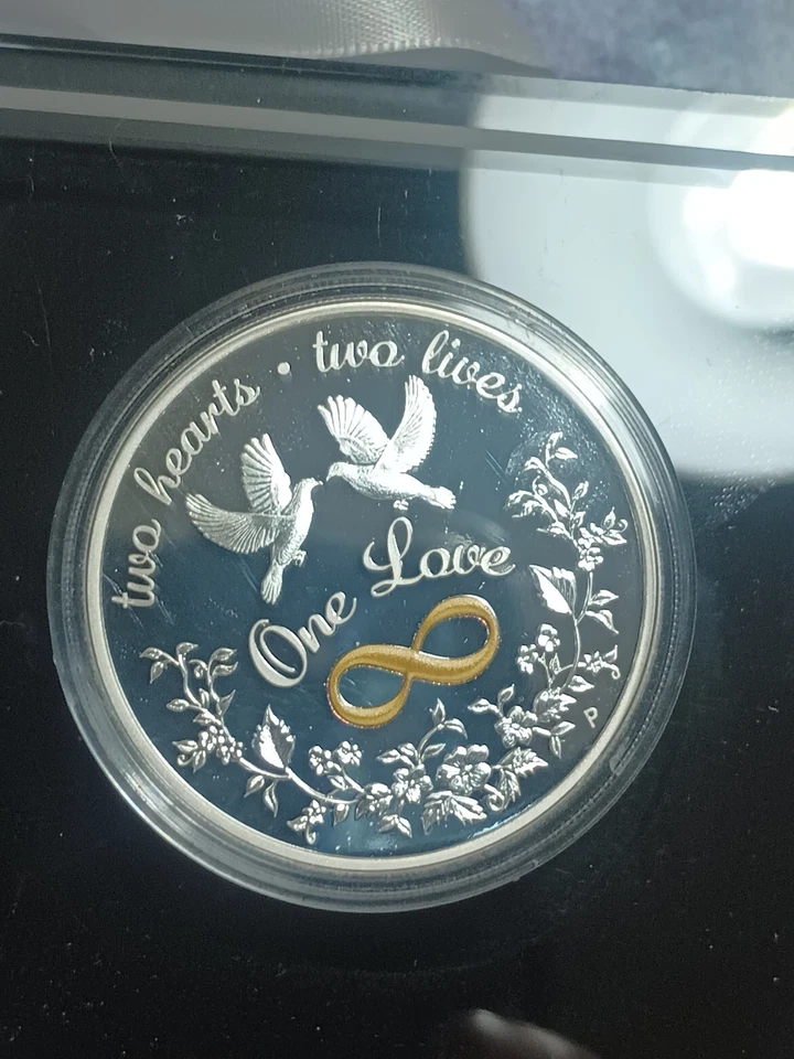 2020 1 OUNCE $1 .9999 FINE SILVER''ONE LOVE'' PROOF SET 2652/5000 THE PERTH MINT - Image 2 of 4