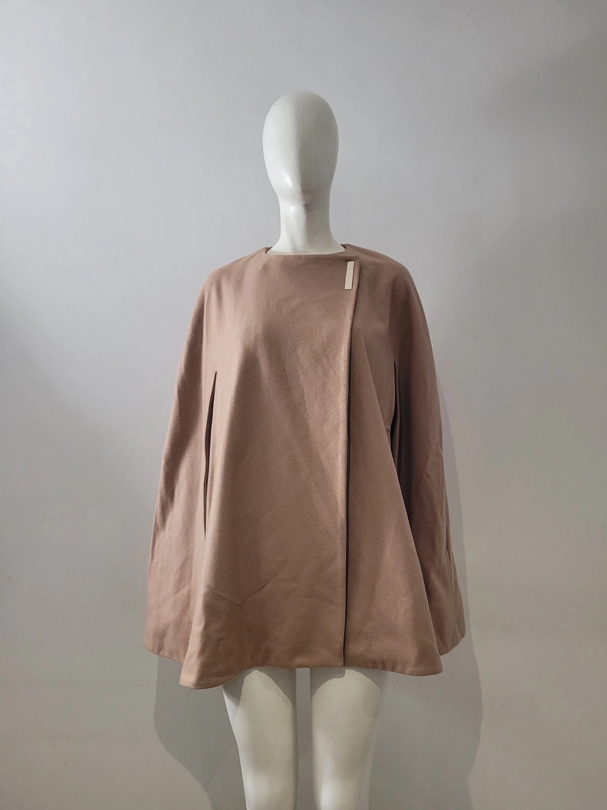 Ted Baker (L) Vickiye Cape Size Large Beige Wool Cashmere Batwing Jacket Poncho