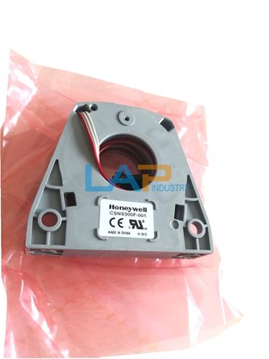 1PCS NEW FOR Current sensor CSNS300F-001 CSNS300F001