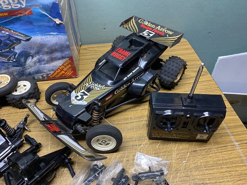 1988 Radio Shack Golden Arrow Buggy RC Racing Car with Manual and Extras. - Picture 2 of 16
