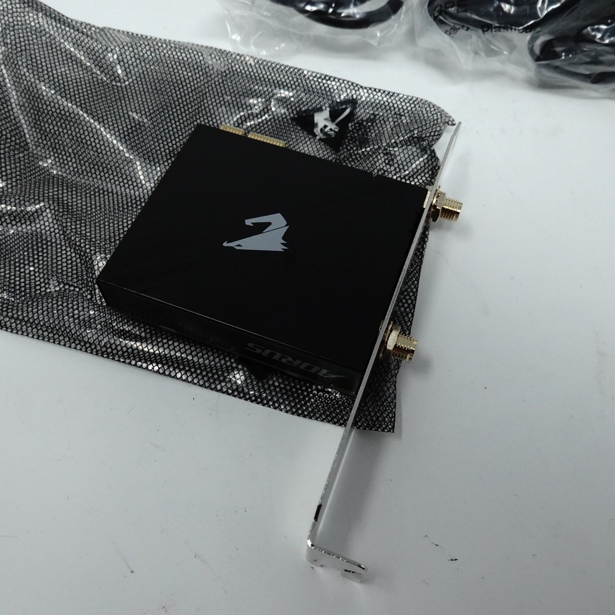 GIGABYTE WiFi 7 GC-WIFI7 (802.11/ Tri-Band WiFi/ 4K-QAM/PCIe GIGABYTE WiFi 7 GC-WIFI7 (802.11/ Tri-Band WiFi/ 4K-QAM/PCIe