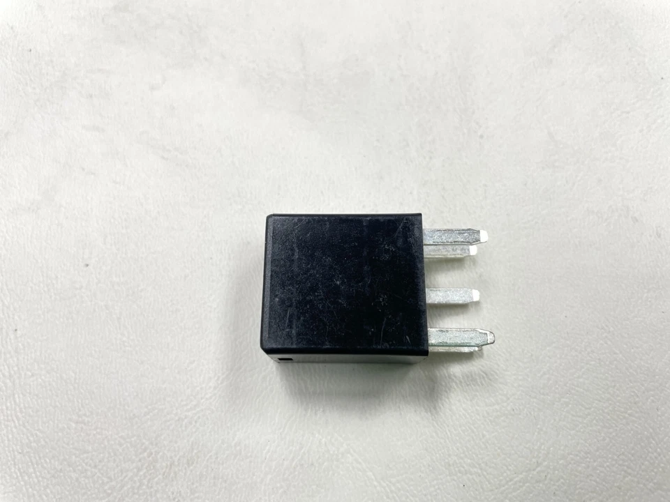 MINI RELÉ TGB 927782 PARA BLADE ATV 550/1000 Foto 2 de 4