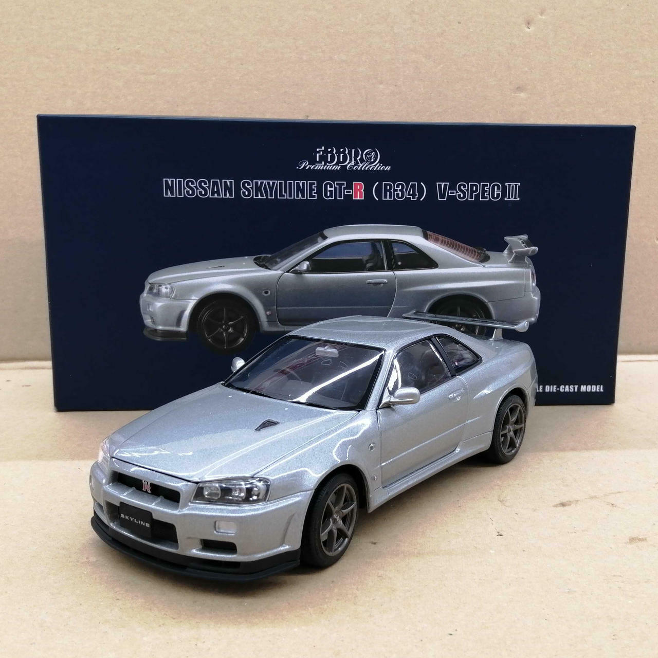 人気満点 エブロ 1 24 スカイラインgt R R34 Vスペックii シルバー 完成品 50 Off Greenzonwheelz Com