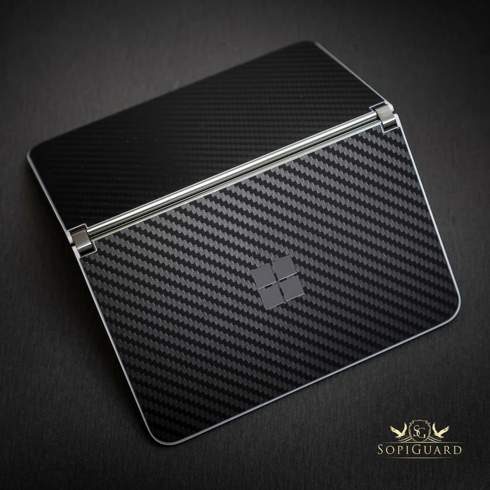 Recubrimiento de fibra de carbono SopiGuard 3M Avery Oracal delantero y trasero solo para Surface Duo Foto 4 de 4