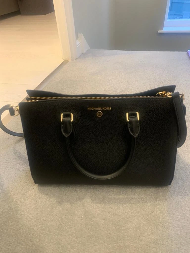 Michael kors black and gold handbag sale