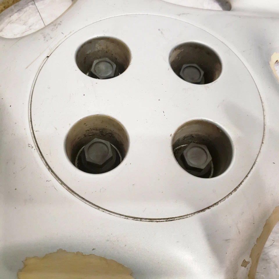 (1) Cubierta de rueda tapacubos atornillable OEM 1997-1998 Saturn SL2 SW2 15" #SC2 GM 21013027 Foto 3 de 4