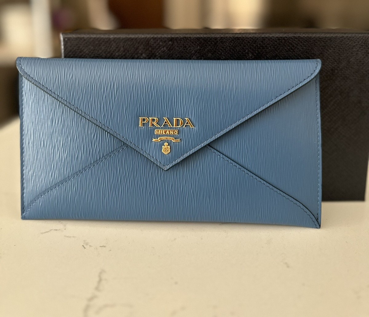 [美品！ケース/保証書/ショッパー付]PRADA ネイビー レザー ケース PRADA VITELLO MOVE COBALTO BLUE LEATHER ENVELOPE WALLET NWT | eBay