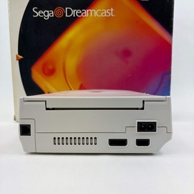White Sega Dreamcast In Box With 2 Controllers 2 Memory Cards and 1 Rumble Pack