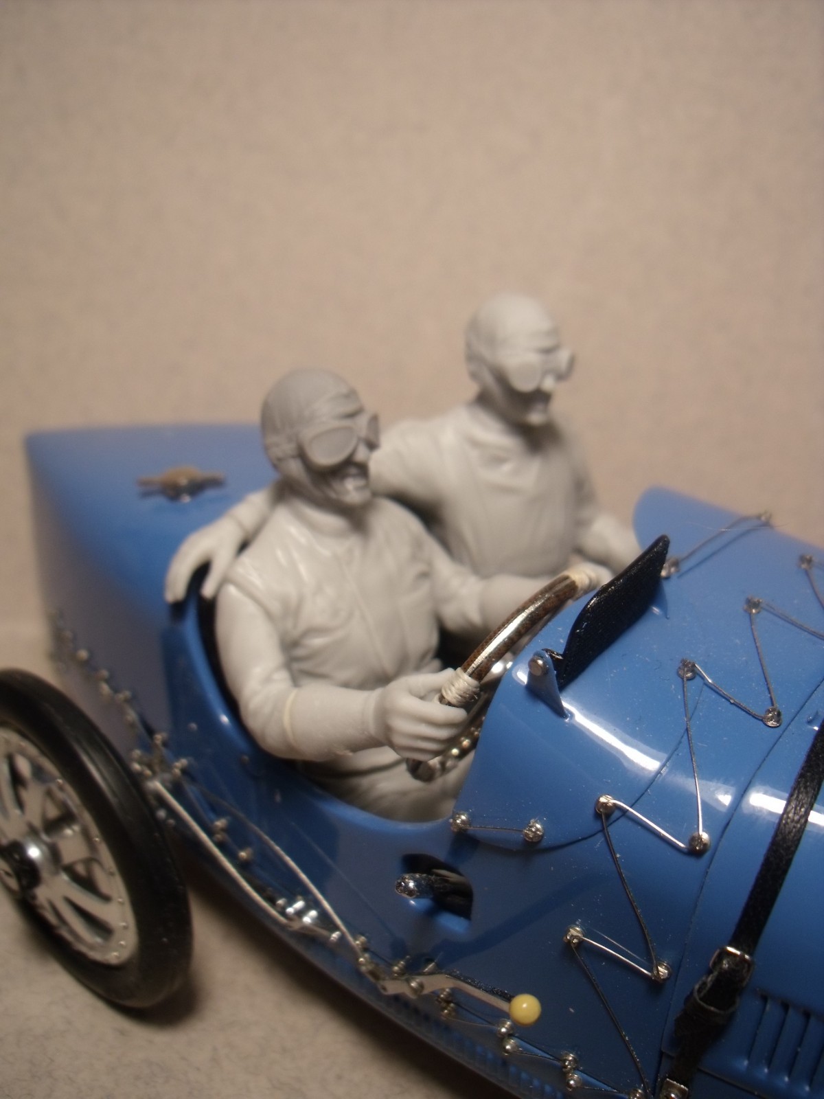 Figurines pilotes CMC 1/18 pour Bugatti Type 35 pour compléter votre miniature