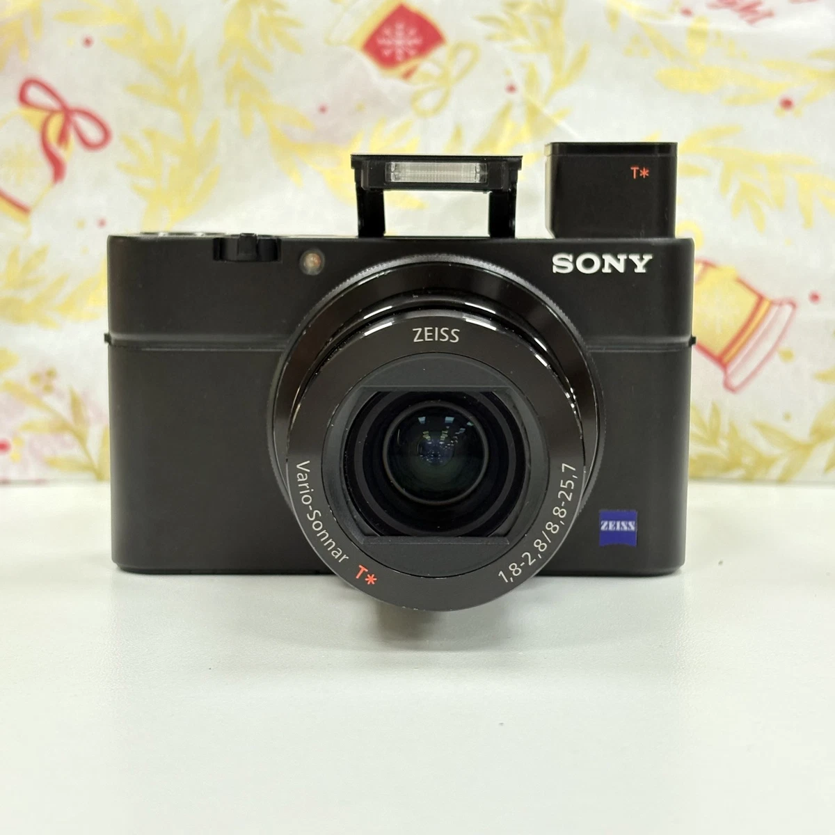ほぼ未使用　Cyber-shot DSC-RX100M3 Amazon.com: Sony RX100 III 20.1 MP Premium Compact Digital Camera