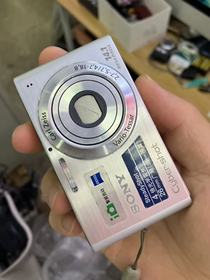 SONY DSC-W320 Cyber-shot Digital Camera 14.1 MP 4x Optical Zoom