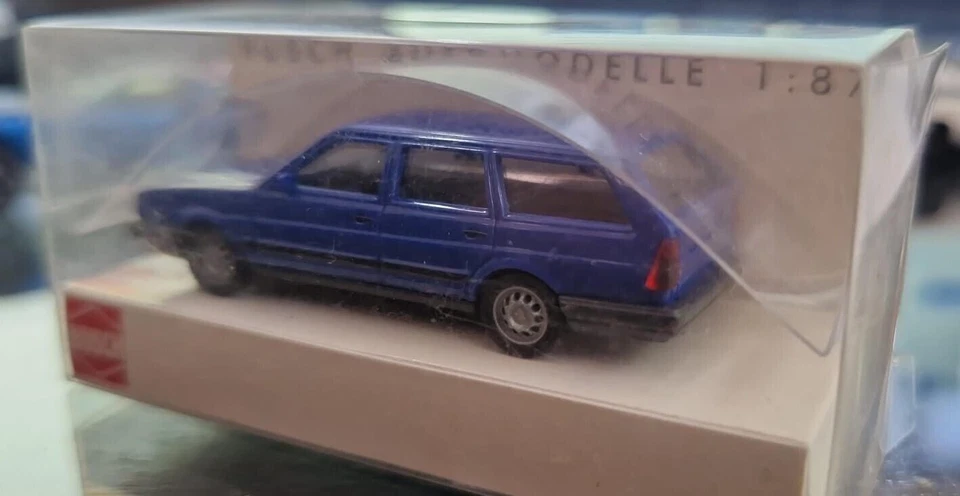MACCHININA DA COLLEZIONE Busch VW PASSAT Automodelle 1:87 2001 - Immagine 2 di 3