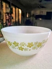 Vintage 70s Pyrex White Floral Crazy Daisy 1.5 Pint Mixing Bowl #401