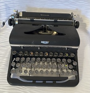 Royal Aristocrat Typewriter | eBay