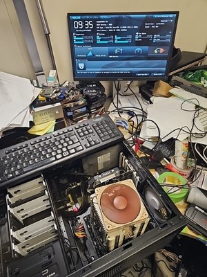Asus Sabertooth P67 Mainboard + Intel Core i7-2600K CPU + 16GB RAM/Kühlkörper.