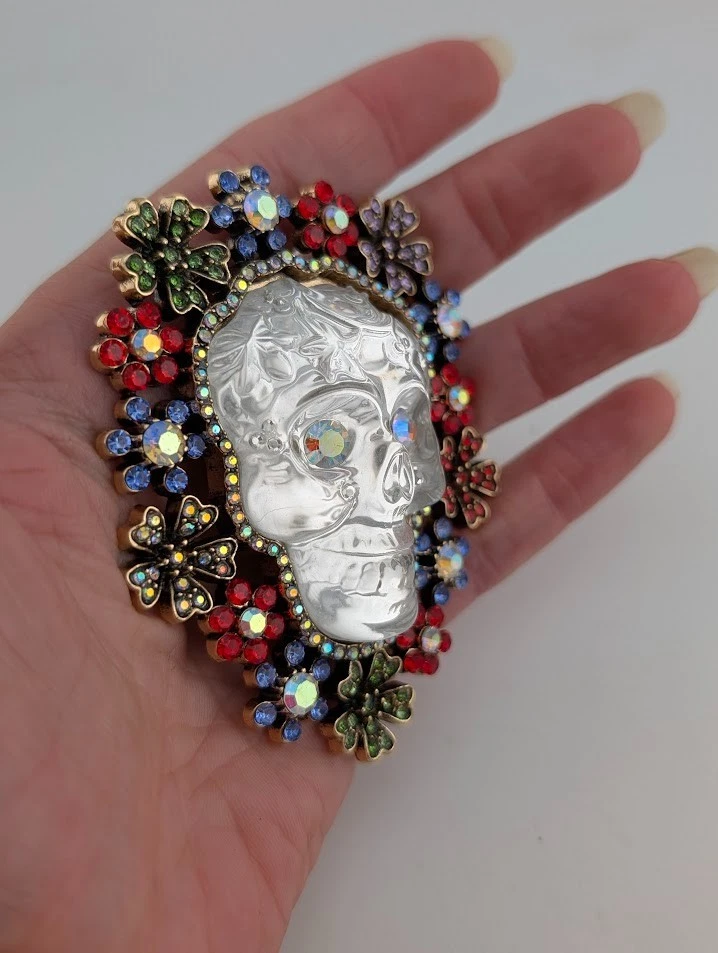 BROCHE CRISTAIS AÇÚCAR CAVEIRA resina transparente cabine coroa floral AB olhos de strass F1 - Imagem 4 de 4