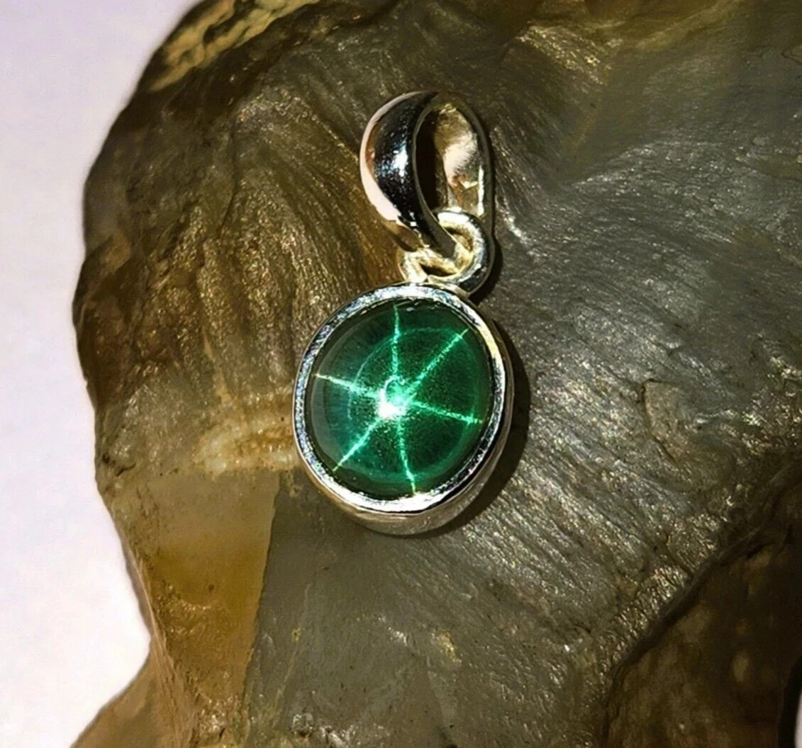 Elegant Natural Green Lindy Star Sapphire Sterling Silver Pendant 6 Ray Gemstone