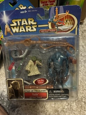 Hasbro Star Wars Attack Of The Clones YodaW/Force Powers Action Figure