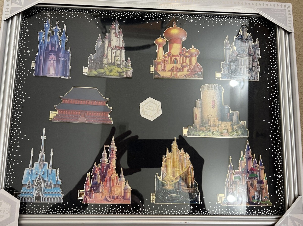 その他 Disney Castle Collection DisplayCase pin Disney Store Princess Castle Collection Pin Display Case