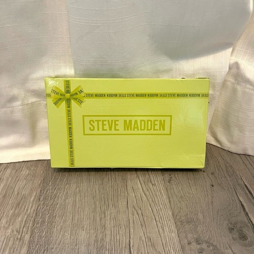 Steve Madden BZIPPY Box Zip Wallet Wristlet - Lemon Yellow/Green - Picture 5 of 5