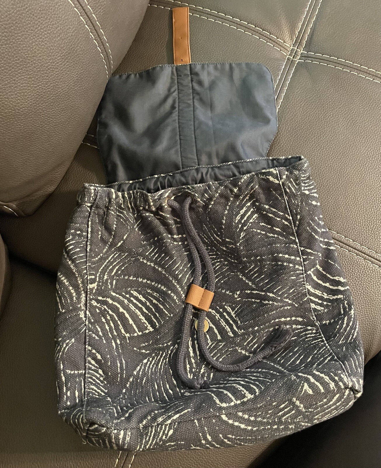 lu elle Back Pack - image 2