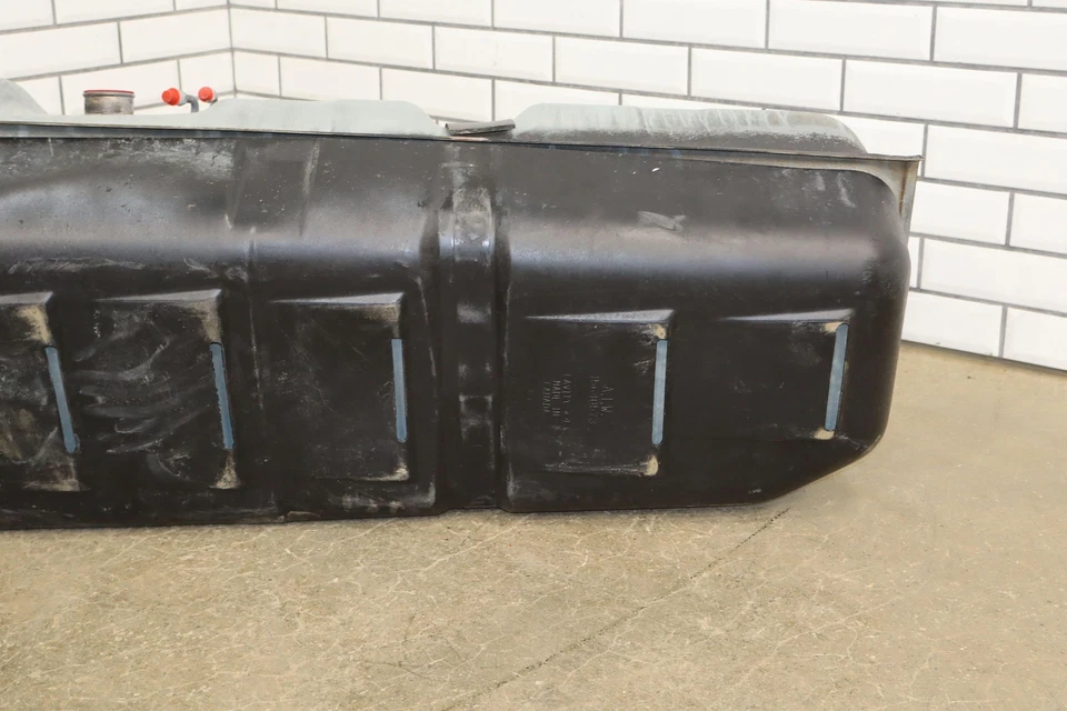 1993 Chevy K2500 GMT400 6.5L Turbo Diesel 25 Gallon Fuel Tank with Sender OEM - Изображение 2 из 4